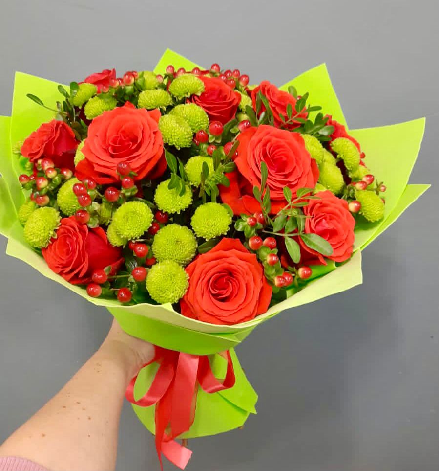 Букет цветов из: Хризантемы и Розы в Коломыцево