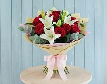 Букет цветов из:  Лилии и Розы в Коломыцево