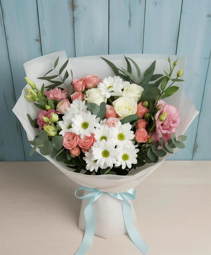 Букет цветов из: Розы, Лизиантусы и Хризантемы в Коломыцево