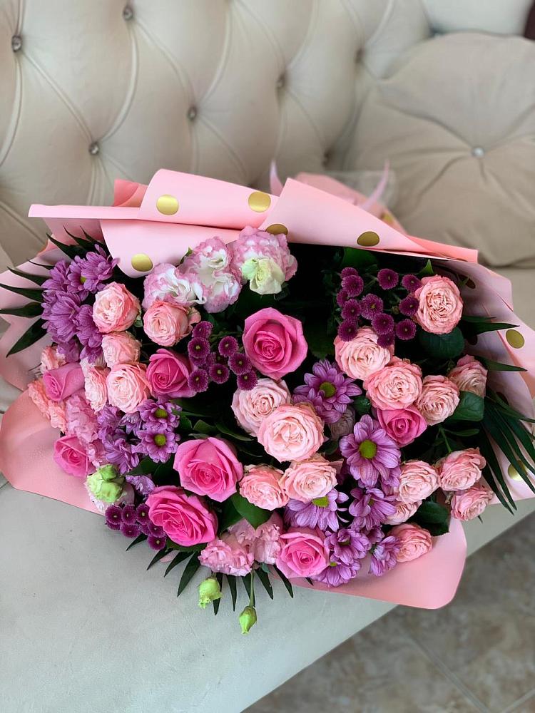 Букет цветов из: Хризантемы, Розы и Лизиантусы в Коломыцево