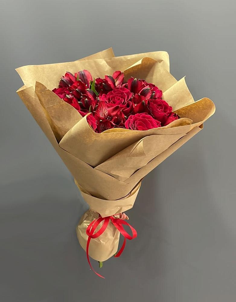 Букет цветов из: Альстромерии и Розы в Коломыцево