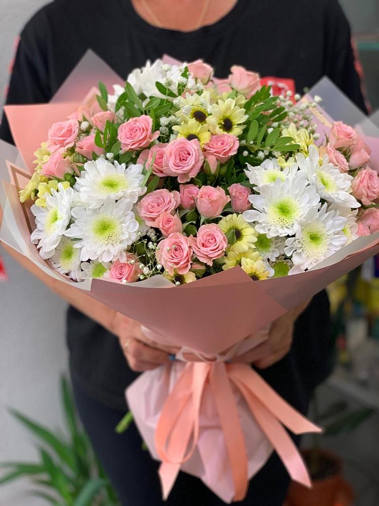 Букет цветов из: Розы и Хризантемы в Коломыцево