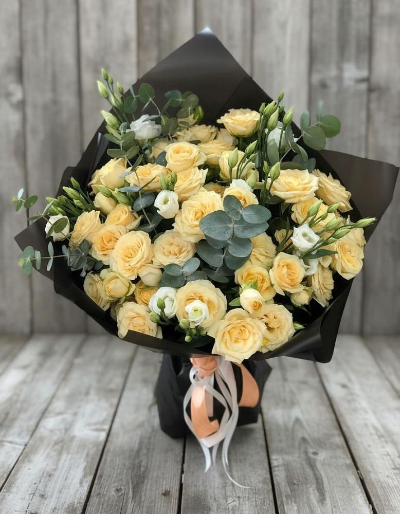 Букет цветов из: Розы и Лизиантусы в Коломыцево