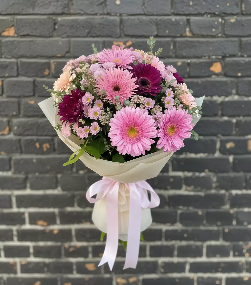 Букет цветов из: Герберы и Хризантемы в Коломыцево