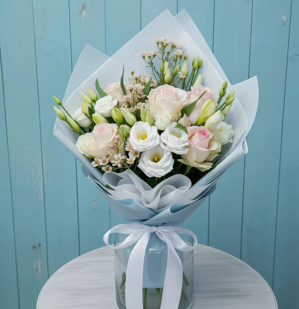 Букет цветов из: Розы и Лизиантусы в Коломыцево