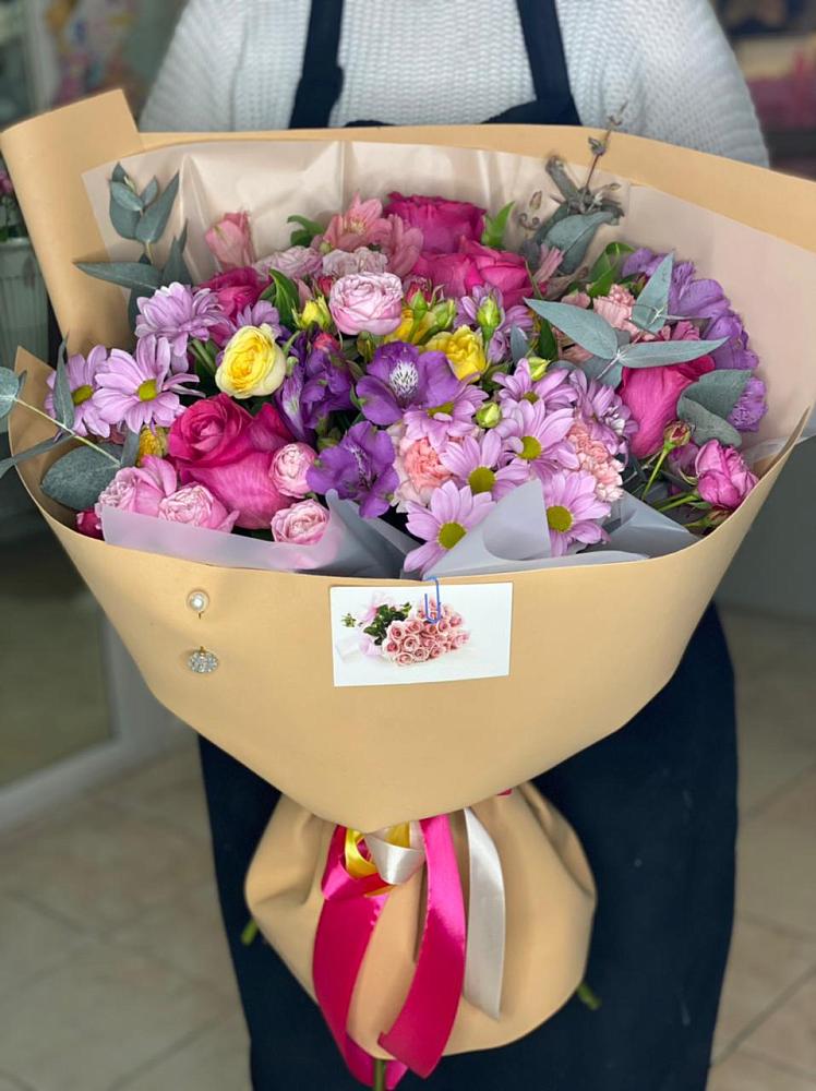 Букет цветов из: Хризантемы, Гвоздики и Альстромерии в Коломыцево