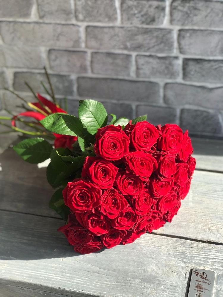 Букет Красные розы Фридом в Коломыцево