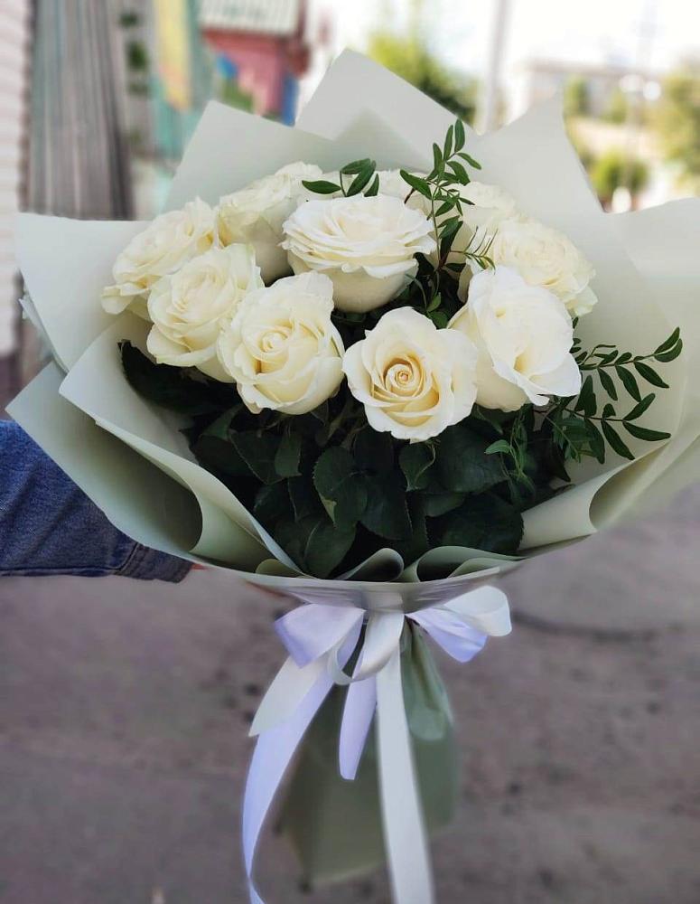 Букет Белые розы Проуд в Коломыцево