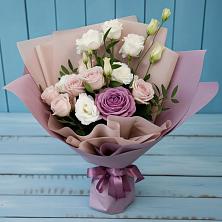 Букет цветов из:  Розы и Лизиантусы в Коломыцево