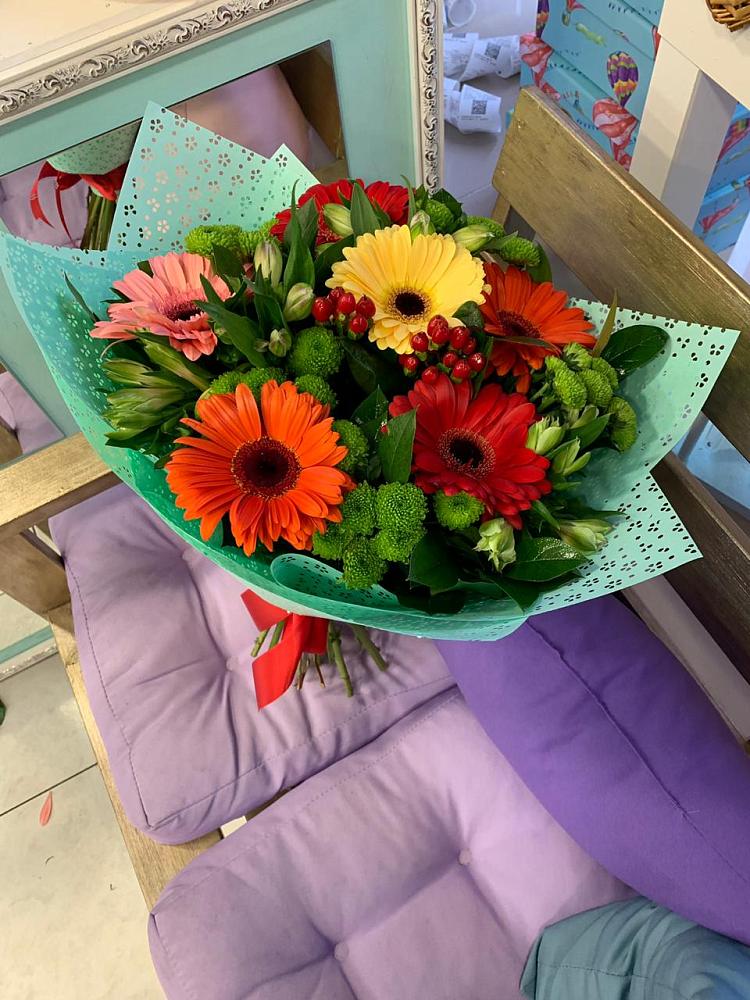 Букет цветов из: Герберы, Хризантемы и Альстромерии в Коломыцево