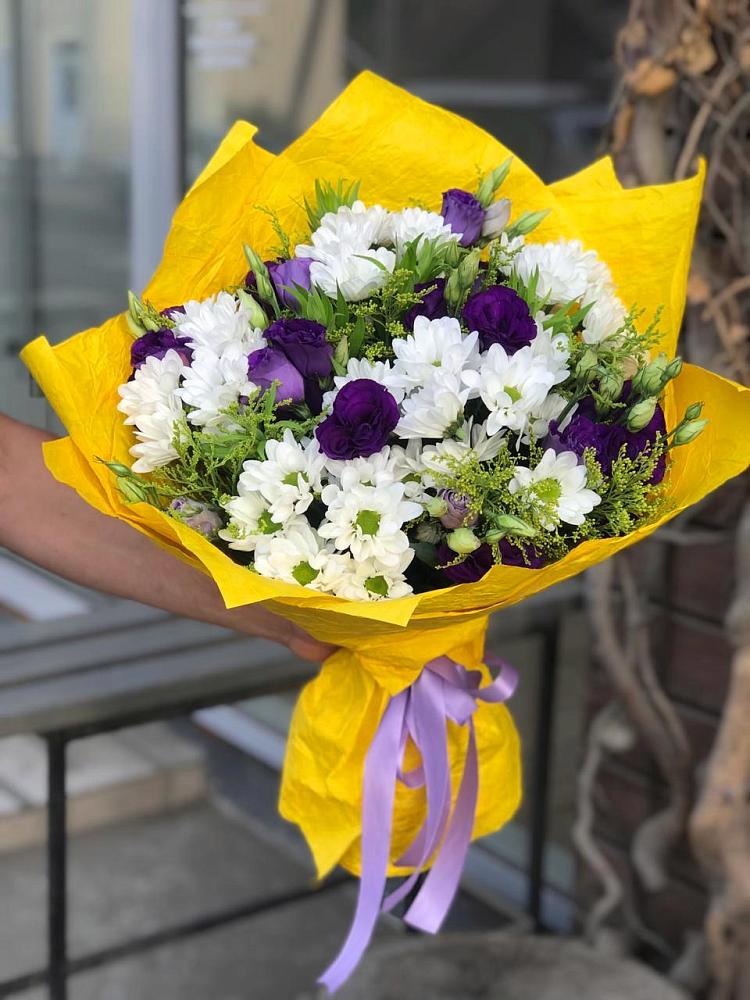 Букет цветов из: Ирисы, Хризантемы и Ромашки в Коломыцево