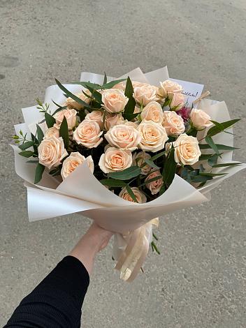 Букет Кремовые розы Латте в Коломыцево