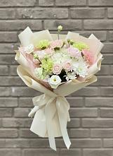 Букет цветов из:  Гвоздики, Розы, Лизиантусы и Хризантемы в Коломыцево
