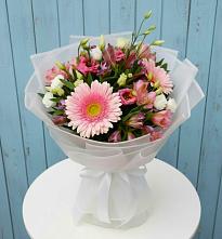 Букет цветов из:  Герберы, Альстромерии и Лизиантусы #REPLACE_PRED# Коломыцево