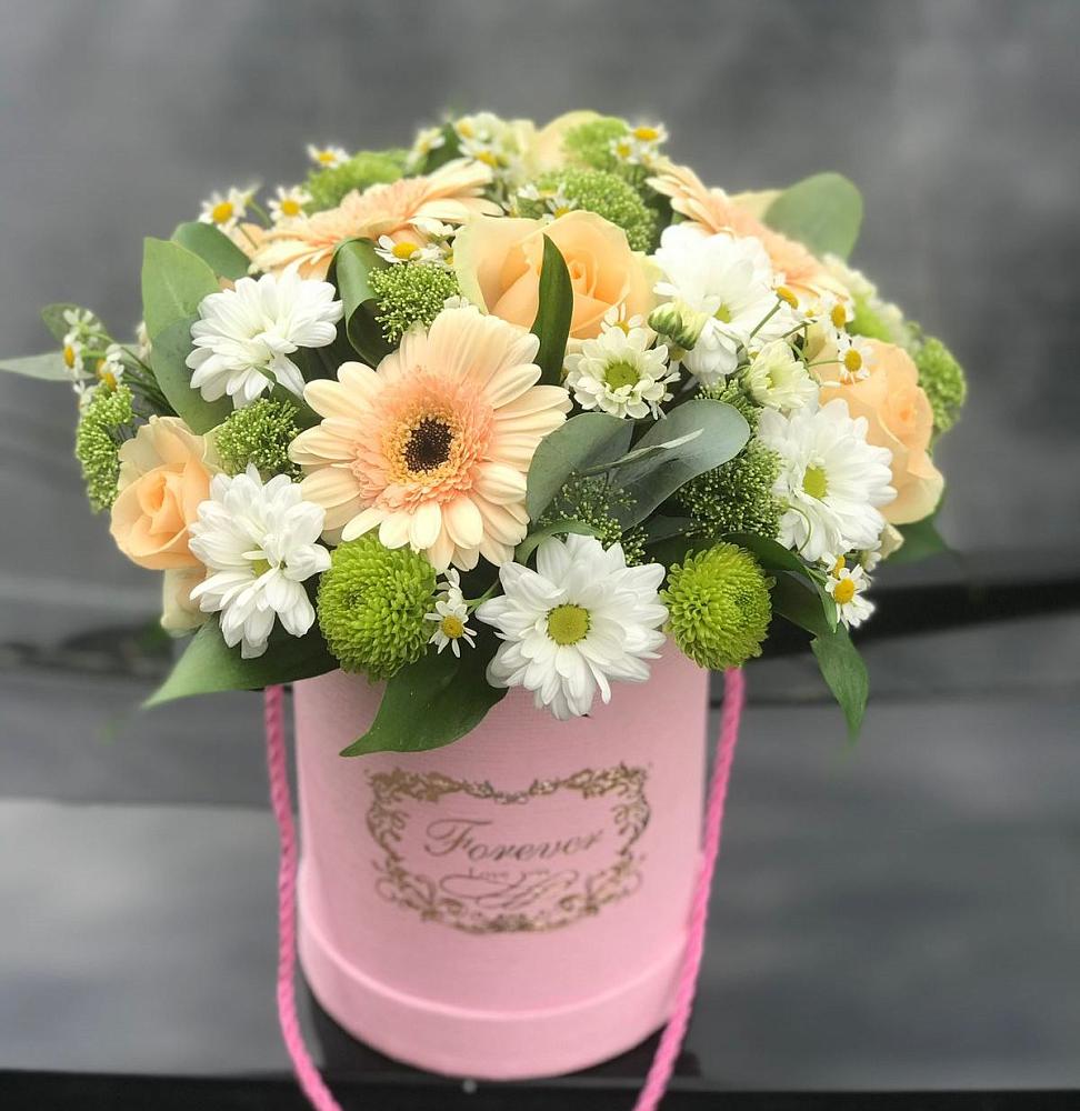 Цветочная композиция из Розы, Герберы и Хризантемы в шляпной коробке в Коломыцево