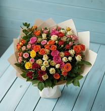 Букет Микс из разноцветных кустовых роз в Коломыцево
