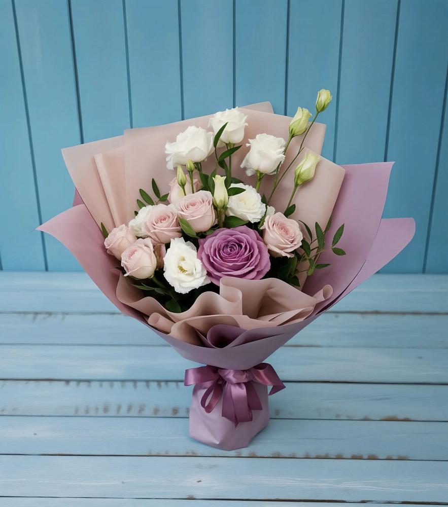 Букет цветов из: Розы и Лизиантусы в Коломыцево