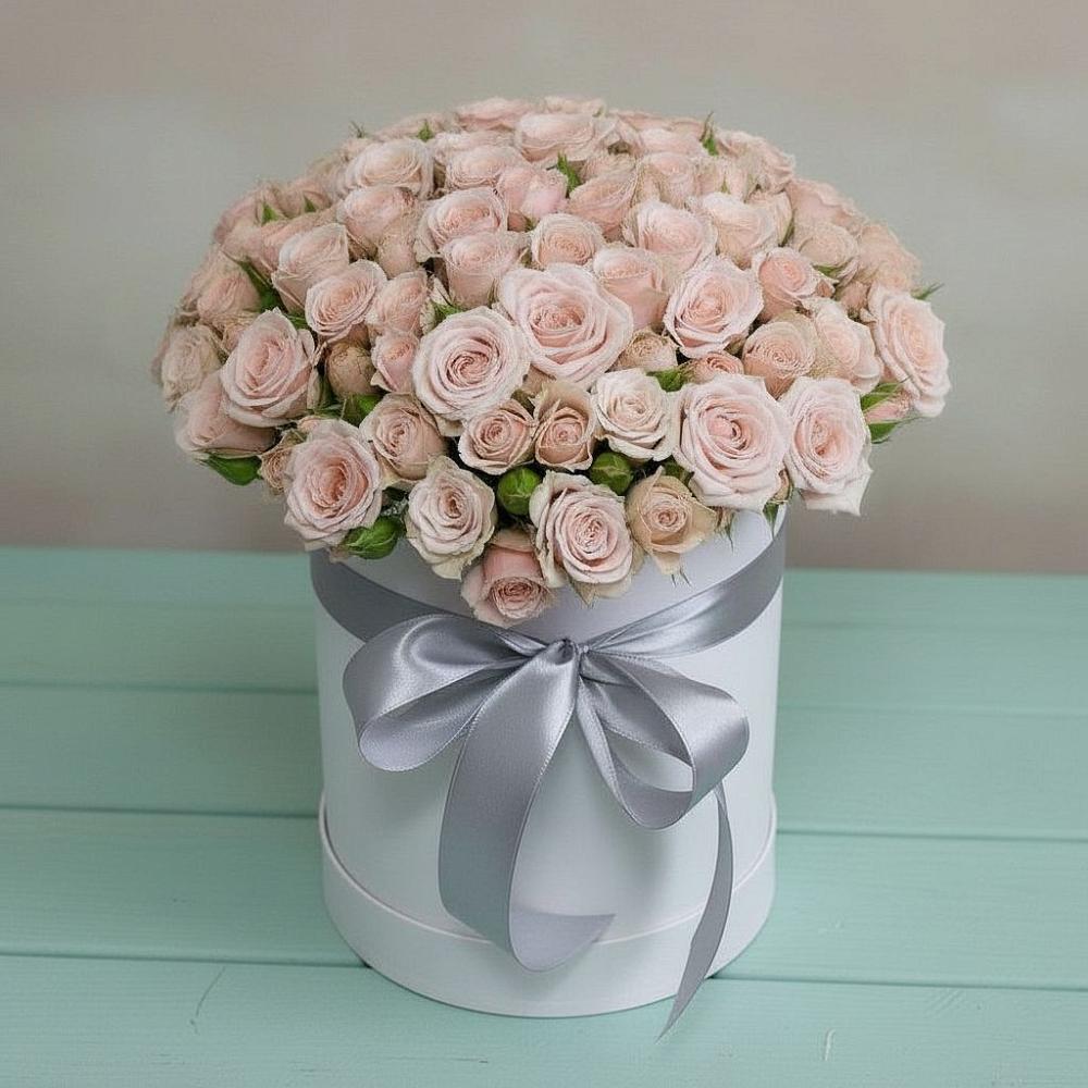 Цветочная композиция из Розы в шляпной коробке в Коломыцево